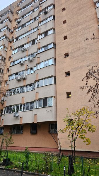 Iancului, 4 camere, 98 mp, semidecomandat, etaj 4, bloc reabilitat